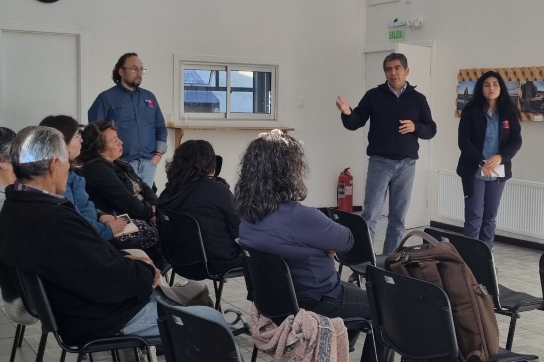 Funcionarios municipales y comunidad de Primavera se capacitan en evaluación ambiental