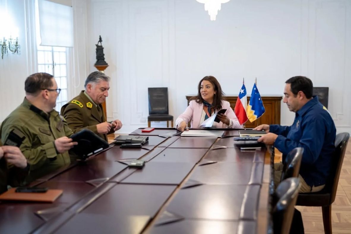 Delegada Presidencial Regional se reúne con los Jefes Policiales de la región de Magallanes
