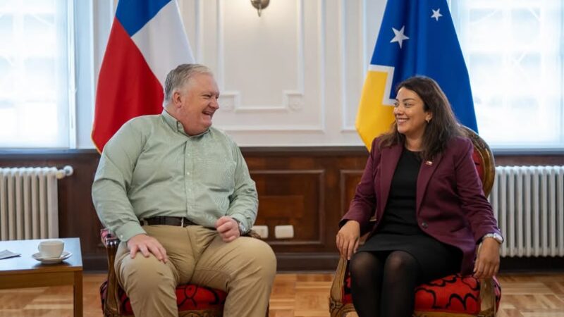 Delegada Presidencial Regional recibe el saludo del Senador Alejandro Kusanovic