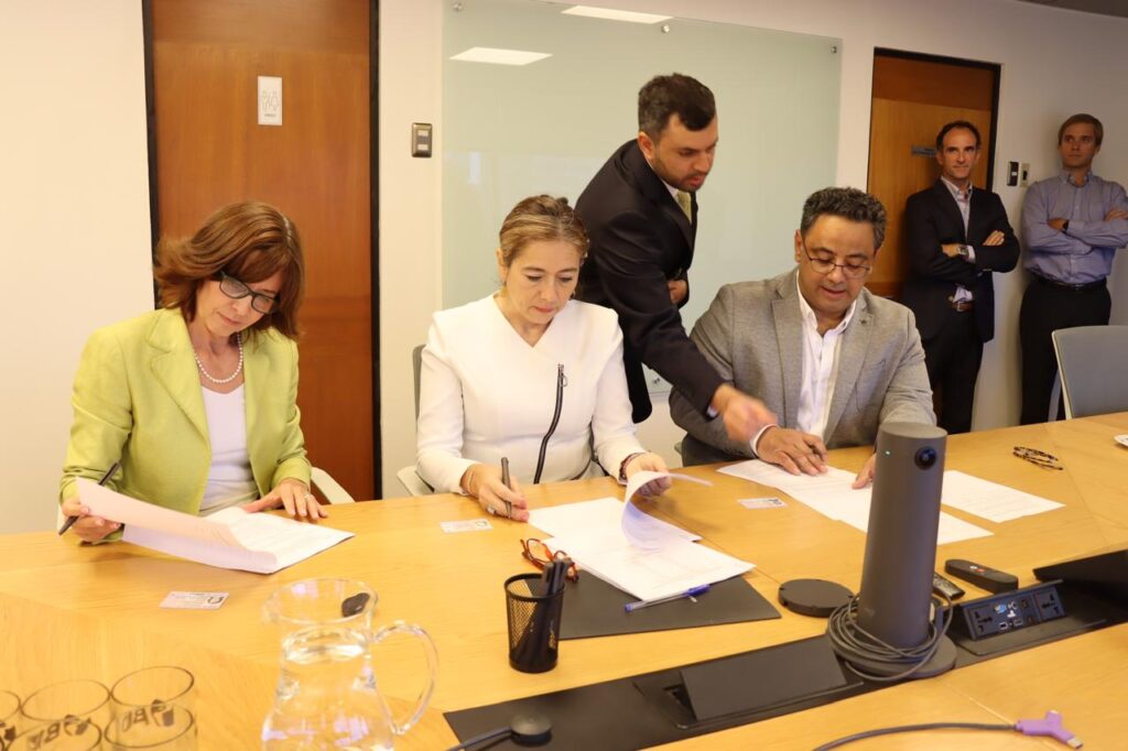 BID INVEST Y EPAUSTRAL oficializan financiamiento para mejorar la oferta portuaria pública de la región de Magallanes