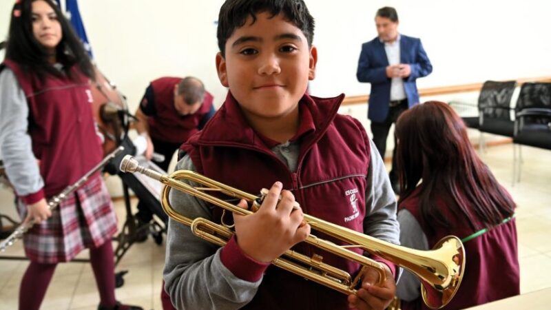 Llegaron nuevos instrumentos musicales a la Escuela Padre Alberto Hurtado de Punta Arenas