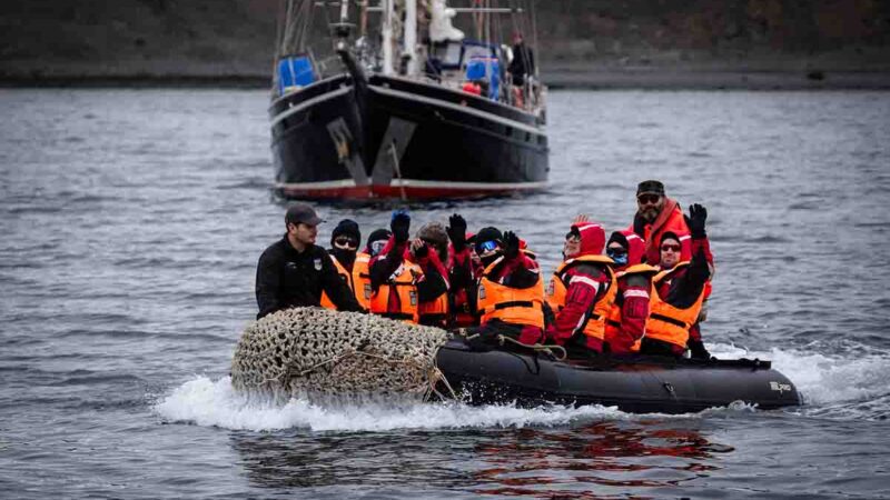 Estudiantes chilenos conquistan la Antártica: un viaje de ciencia y aventura