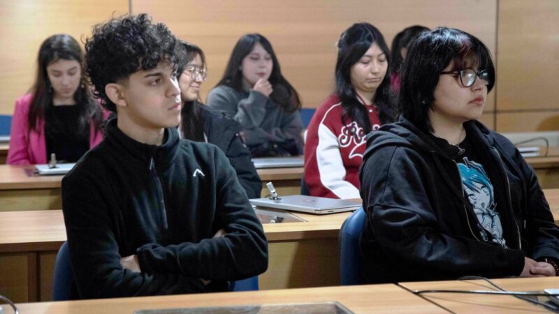 Iniciativa estudiantil impulsa sociedad de debate para fomentar el pensamiento crítico y la oratoria