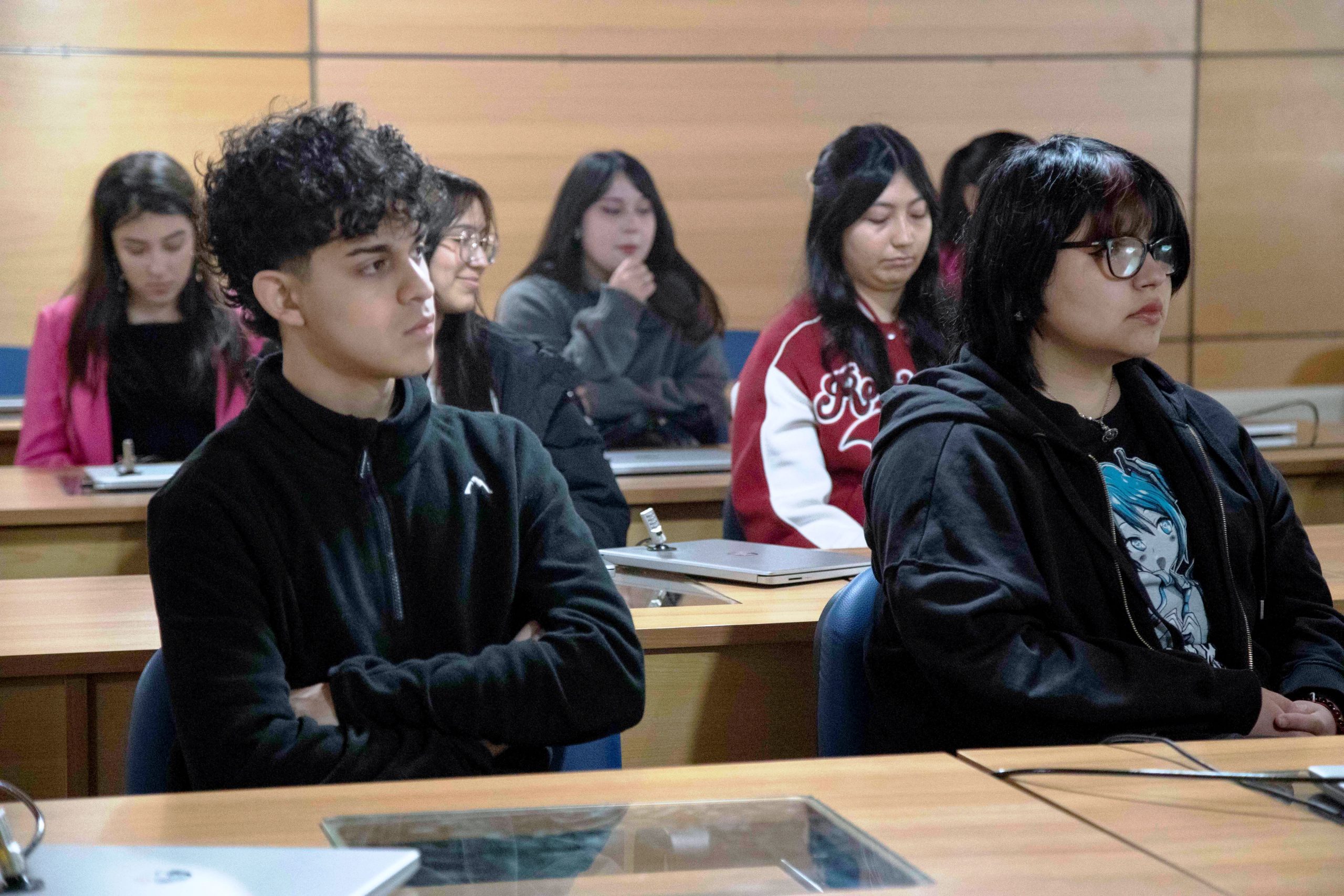 Iniciativa estudiantil impulsa sociedad de debate para fomentar el pensamiento crítico y la oratoria