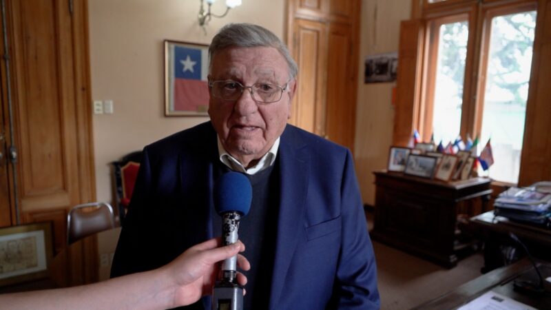 Alcalde de Punta Arenas se reunió con dueño de Farmacia La Estrella por eventual salida de sucursal del Hospital Clínico