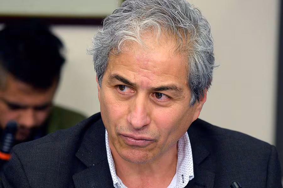 Presidente del Colegio de Profesores se opone a disminuir los recursos fiscales en Educación