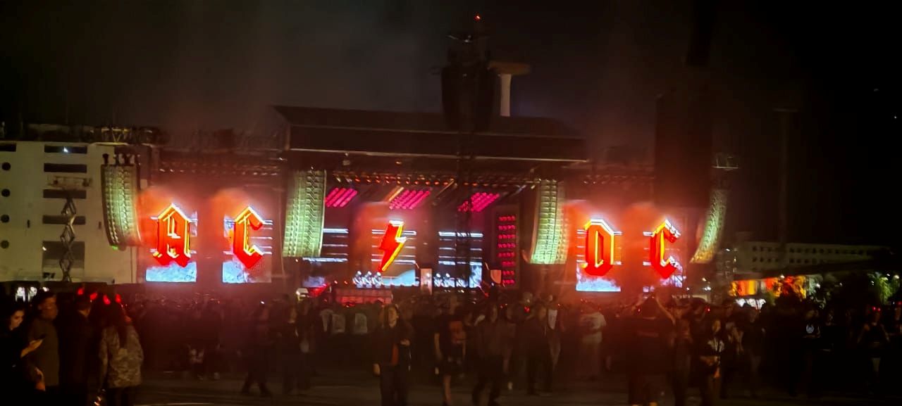 El fuego sagrado no se apaga: Crónica de una noche con AC/DC | Juan Salvador Miranda