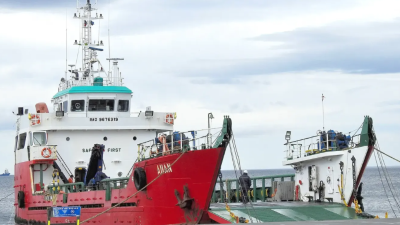 Armada de Chile investiga abordaje de naves cerca de Punta Arenas