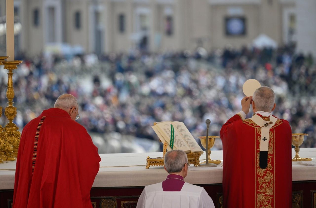Domingo de Ramos: El Papa pide oraciones por los cristianos del Medio Oriente y los migrantes