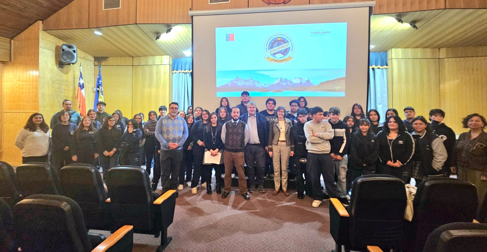 Director del Instituto Francés en Chile visita el Liceo Bicentenario Politécnico Luis Cruz Martínez para potenciar la enseñanza del francés