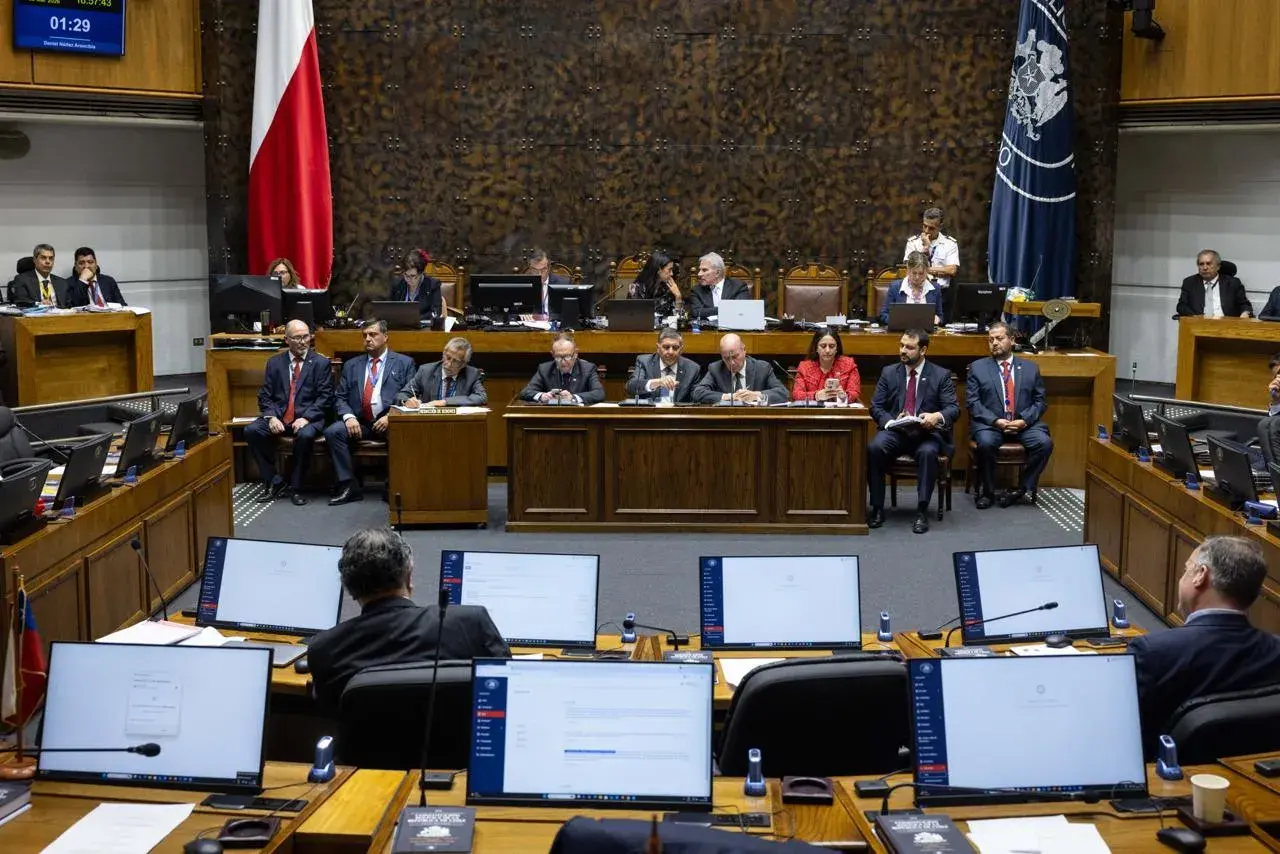 Senado despacha a ley medidas para contener el alza del kerosene
