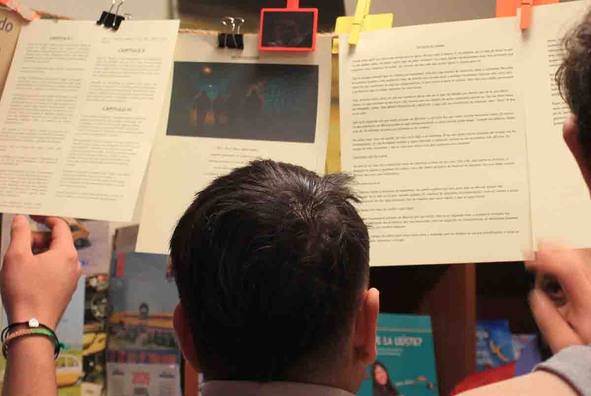 Jóvenes del Centro de Cumplimiento Juvenil celebran el día del libro