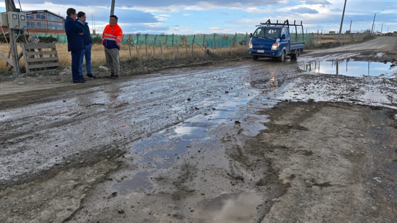 Delegado Liber Lazo aborda situación de conectividad vial | Gobierno articula coordinación para responder a vecinos por caminos afectados en Huertos Familiares