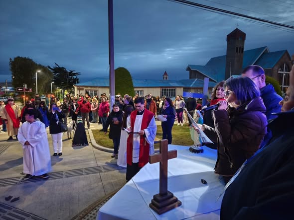 Delegada Presidencial de Tierra del Fuego participa en Via Crucis efectuado en Porvenir