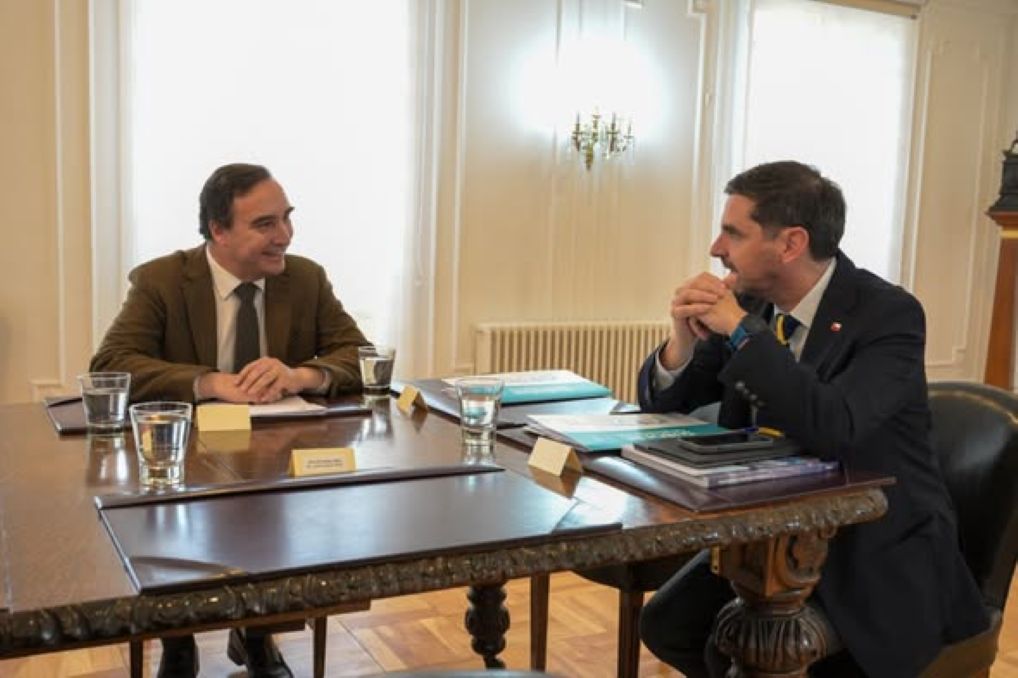 “Plena disposición” y “sintonía” marcan reunión en Magallanes del Gobernador Jorge Flies y el Subsecretario de Desarrollo Regional