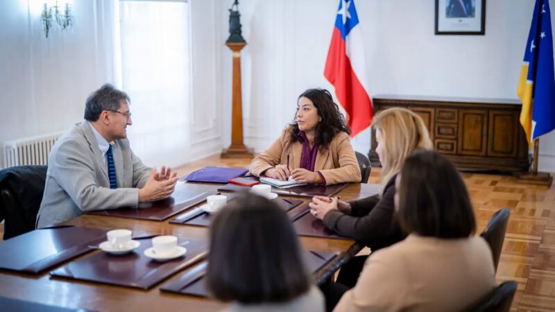 Se realizó reunión protocolar entre la Delegada Presidencial y el Rector de la UMAG