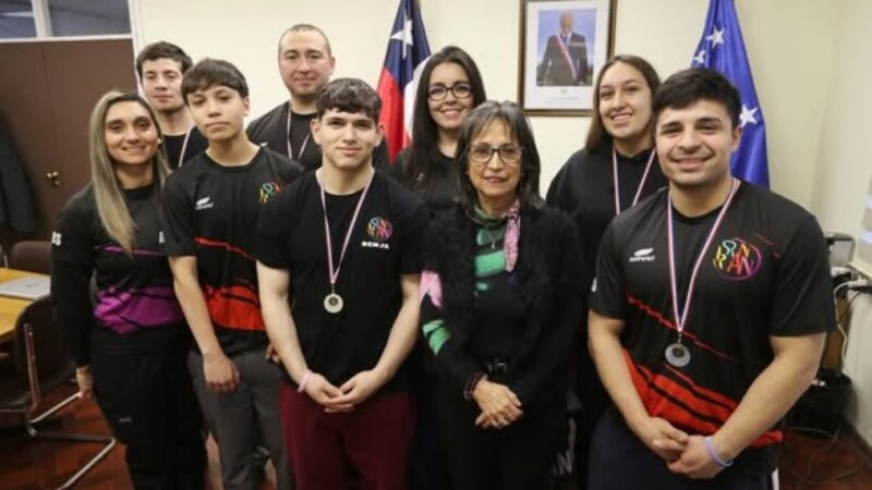 Equipo de Cross Fit visita a la Gobernadora Provincial de Tierra del Fuego