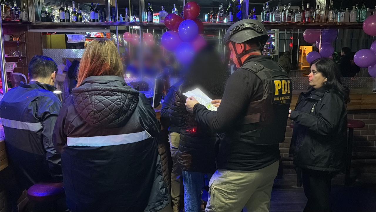 Fiscalización interagencial nocturna en Punta Arenas: detectan 16 extranjeros en situación irregular y cursan 15 infracciones