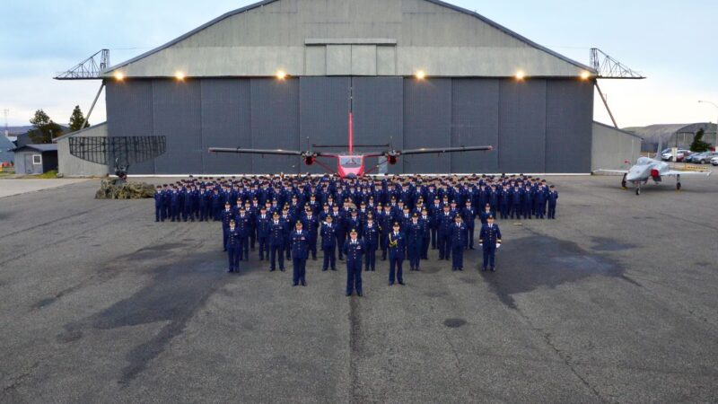 IVª Brigada Aérea conmemora 46 años destacando el compromiso y trayectoria de su personal en la región de Magallanes