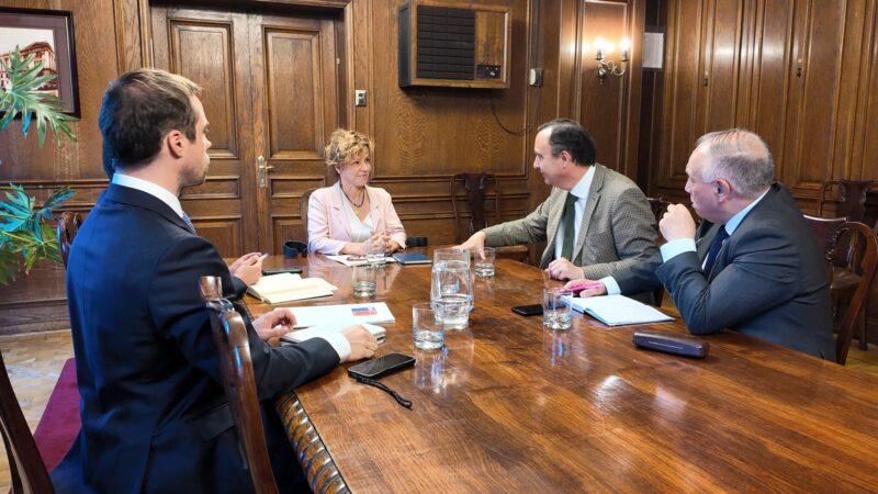 Hacienda, Defensa y Bienes Nacionales: Las reuniones del Gobernador Flies con autoridades del Gobierno central en Santiago