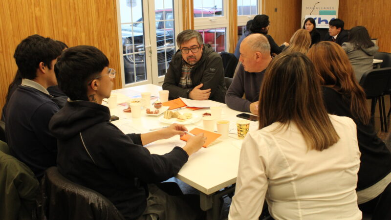 Estudiantes Técnico Profesionales dialogan con empresas del sector en Encuentro de la Construcción 2026 en Punta Arenas