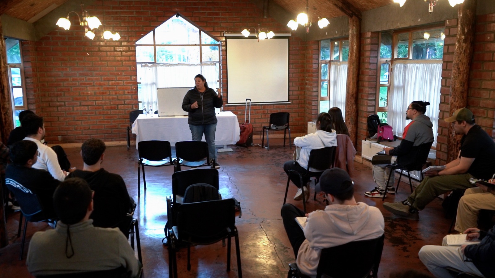 Municipio concluye curso de árbitros de tenis con alta participación
