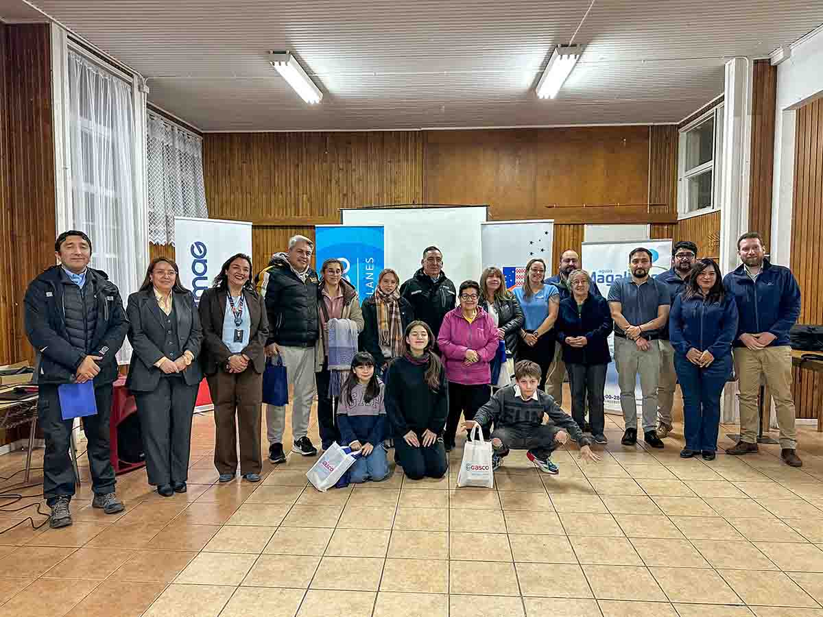 EDELMAG acerca su labor a estudiantes y comunidad de Puerto Natales
