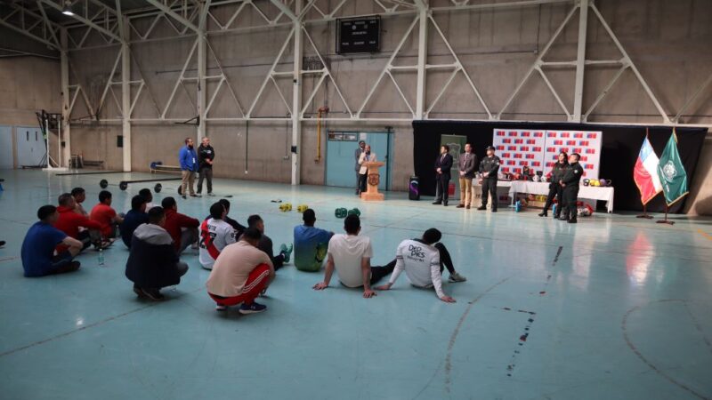 IND y Gendarmería fortalecen reinserción social con entrega de implementación deportiva en Punta Arenas y Porvenir