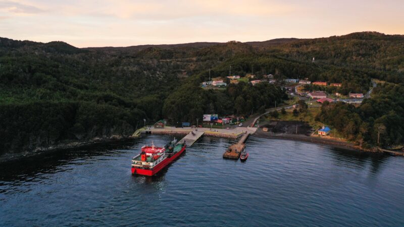 Autoridades de Gobierno abordan obras clave para la Provincia Antártica Chilena 