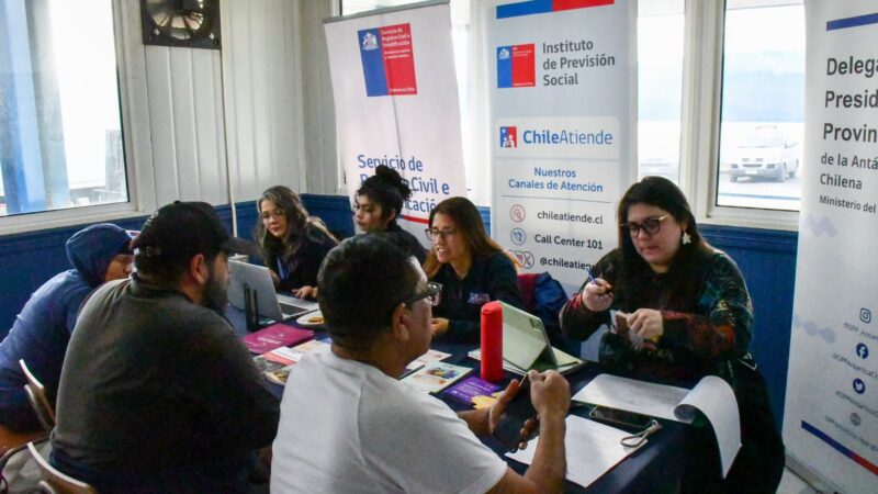 “Gobierno en Terreno” facilita más de 50 vacunaciones y 14 atenciones en pesquera de Puerto Williams 