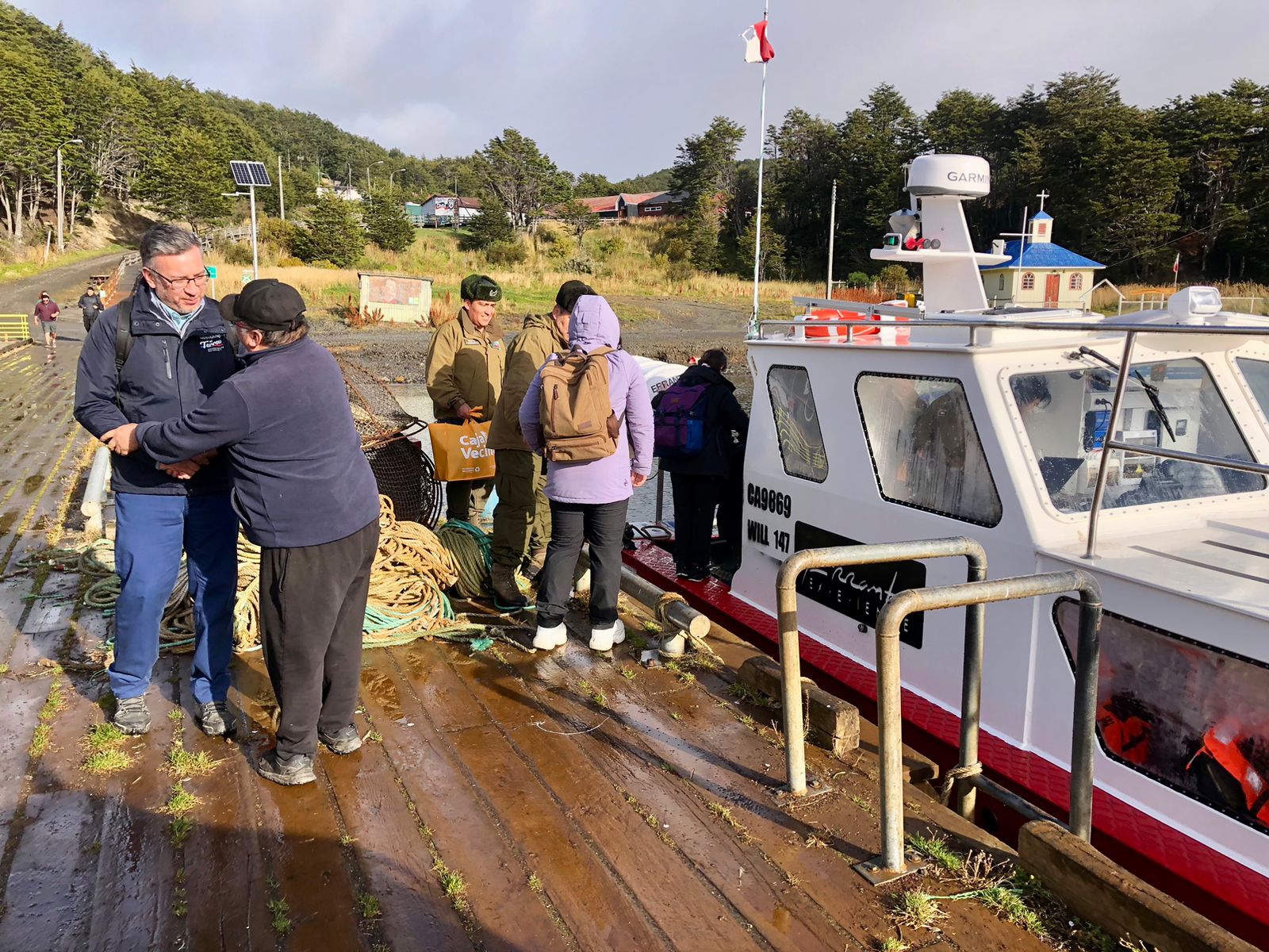 Delegado Moncada detalla avances ante contingencias por educación y conectividad marítima en Puerto Toro