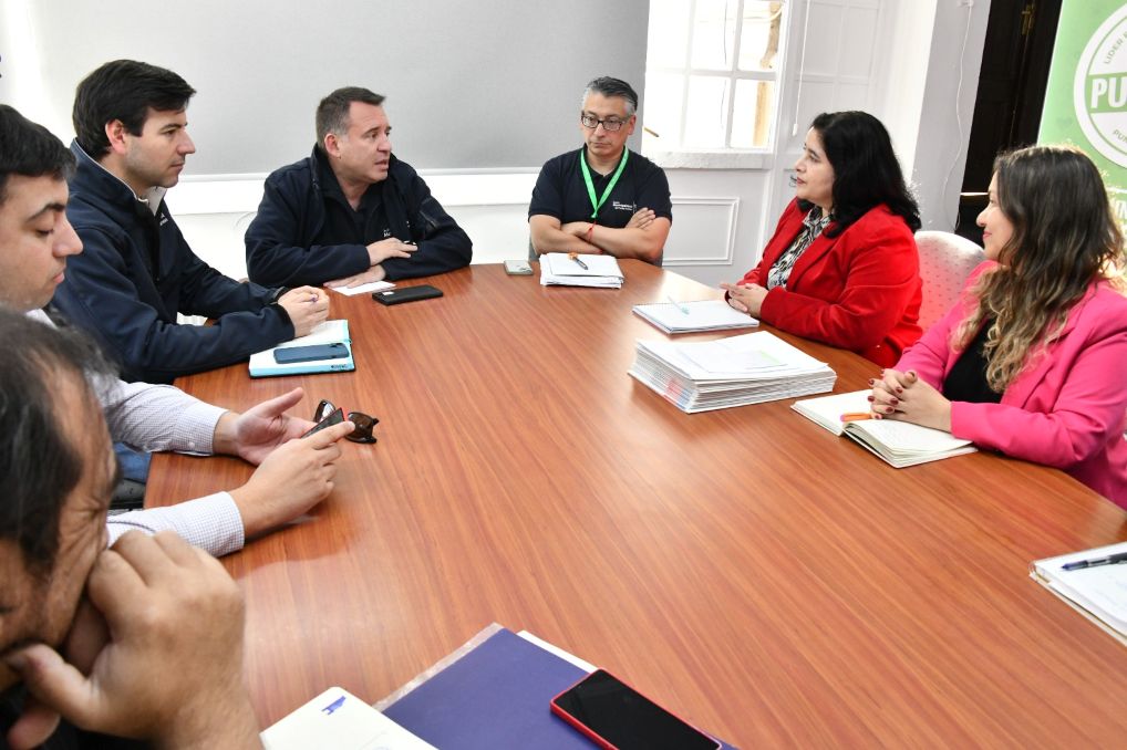 Municipio y Bienes Nacionales coordinan agenda por terrenos y proyectos | Autoridades abordaron regularización, uso de suelo y planificación urbana local