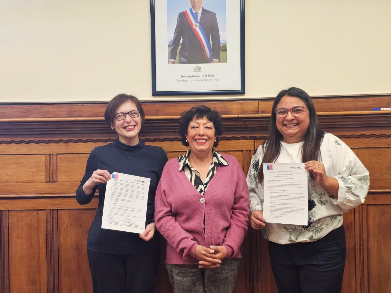 SernamEG de Magallanes y Prodemu firman convenio para fortalecer la autonomía de las mujeres 