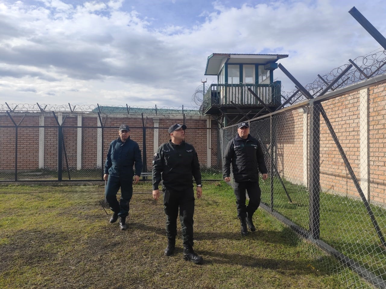 Gendarmería refuerza seguridad en CDP de Porvenir con nuevo cerco perimetral y mejoras en infraestructura