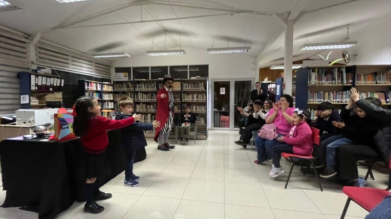 Con entretenida actividad de animación lectora Biblioteca 47 del Serpat cerró programación del Mes del Libro en Punta Arenas