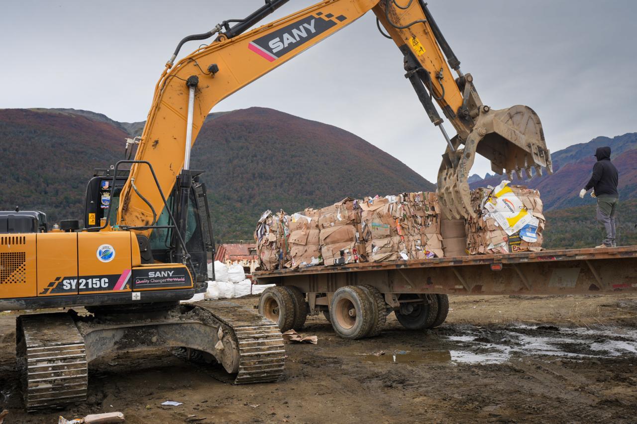 Cabo de Hornos consolida liderazgo regional en reciclaje con nuevo envío de residuos desde Puerto Williams