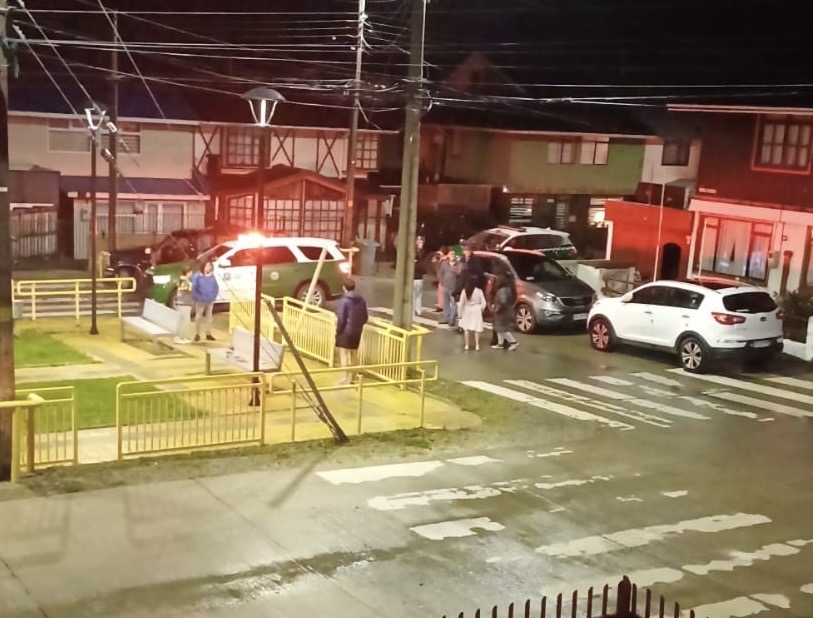 Persecución tras robo de camioneta termina con violento choque en Punta Arenas: autores huyeron y no hay detenidos