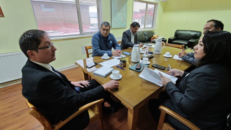 Cámara de Turismo y Delegación Provincial de Ultima Esperanza dialogan sobre perspectivas del turismo en la zona