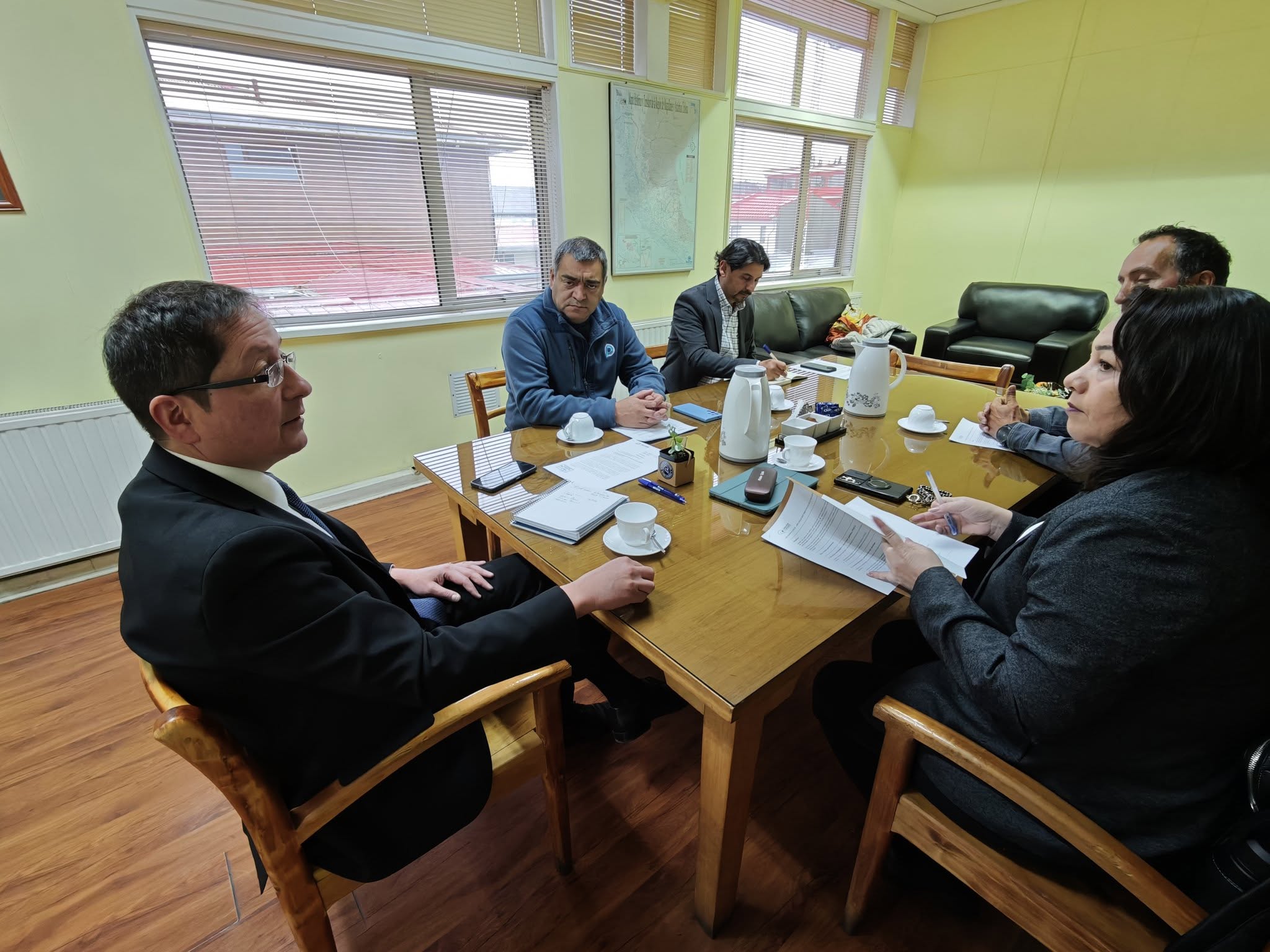 Cámara de Turismo y Delegación Provincial de Ultima Esperanza dialogan sobre perspectivas del turismo en la zona