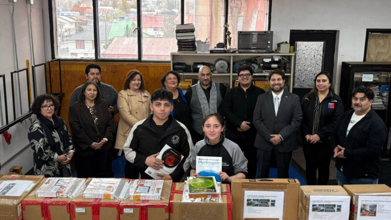 Magallanes es la primera región del país en recibirlos: Seremi de Energía entrega electrolizadores a liceos técnico-profesionales de Punta Arenas