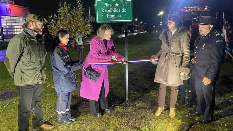 Inauguran Plaza de la República Francesa en Punta Arenas como homenaje a la comunidad gala