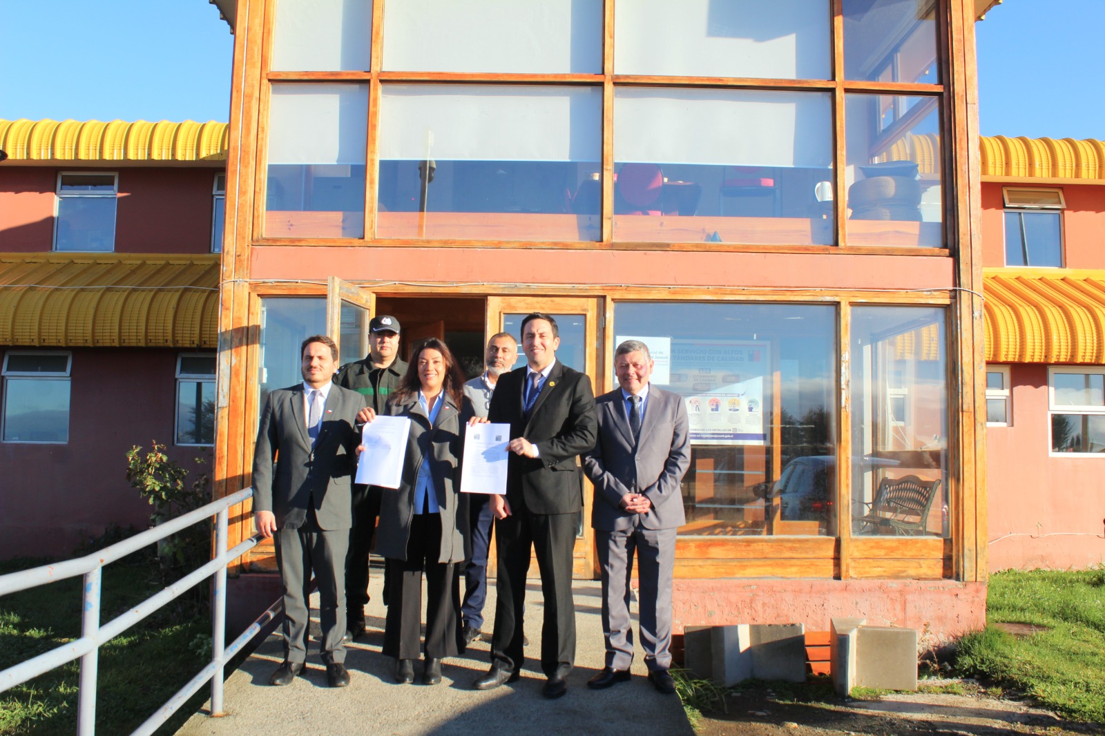 Servicio de Reinserción Social Juvenil firma convenio con SLEP Magallanes