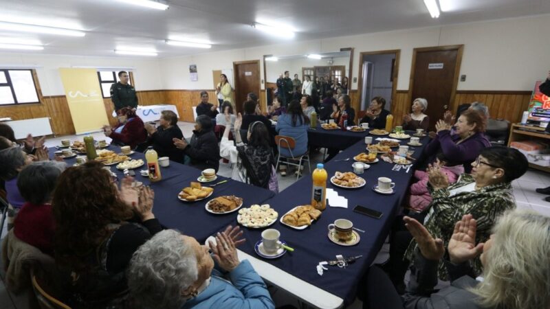 Delegada Provincial de Tierra del Fuego participa en convivencia por Día de la Madre en Porvenir
