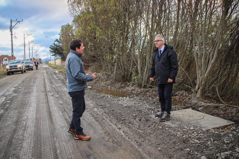 Delegado Provincial de Ultima Esperanza y SEREMI de Obras Públicas inspeccionan rutas en sector Huertos Familiares de Puerto Natales