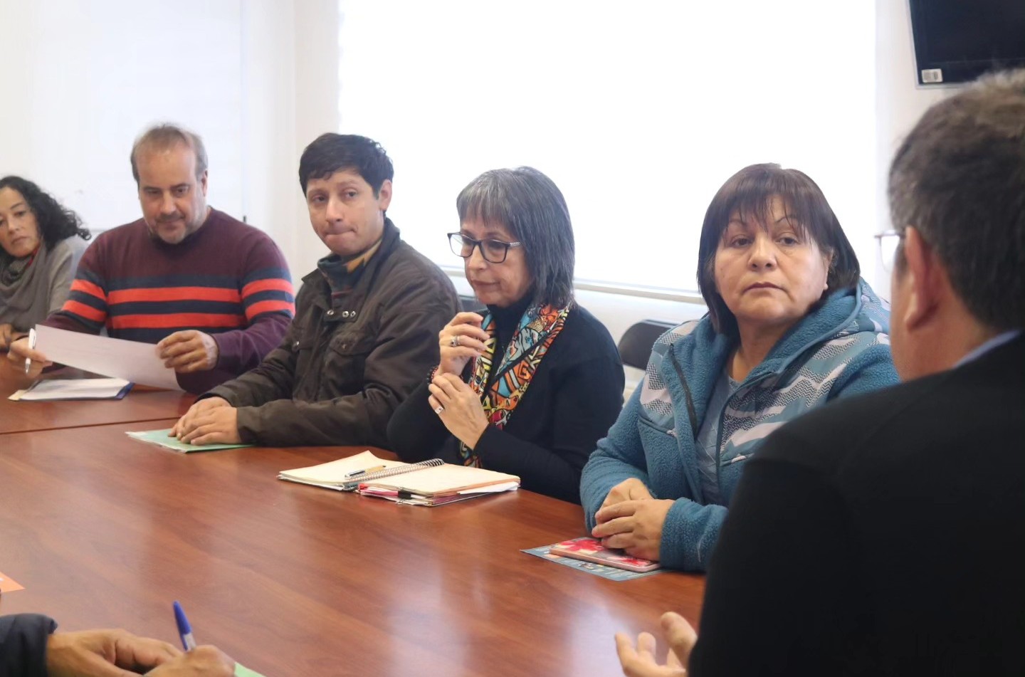 Fortaleciendo el trabajo del mundo rural en Tierra del Fuego, Delegada Provincial e INDAP se reúnen con productores locales