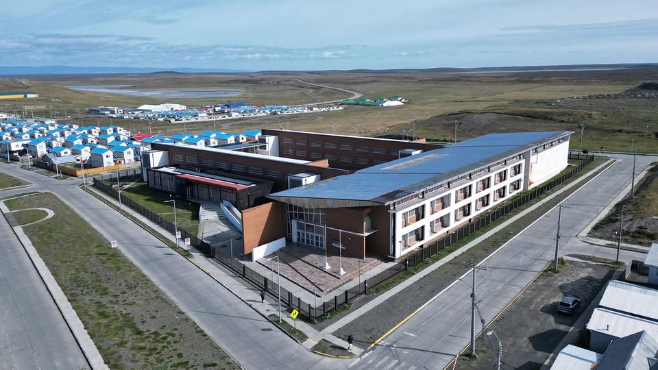 Liceo Bicentenario Hernando de Magallanes de Porvenir activa protocolos tras incidente ocurrido al interior de la comunidad escolar