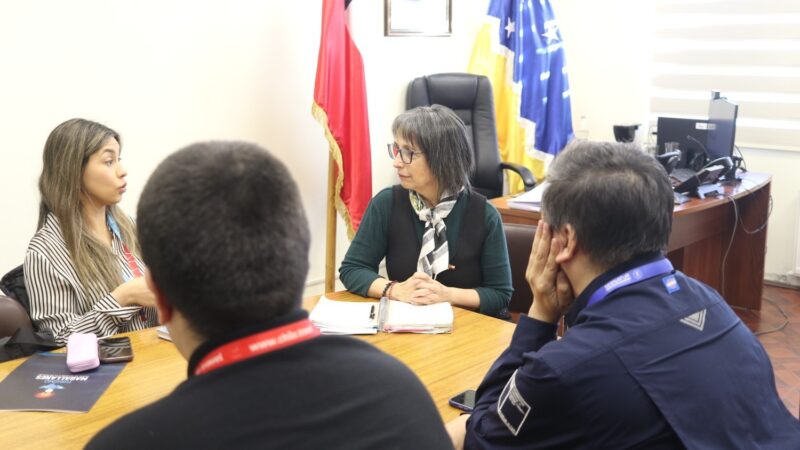 Reunión en Porvenir sobre turismo entre SERNATUR y la Delegación Provincial de Tierra del Fuego