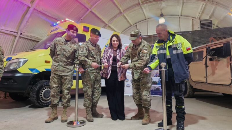 Servicio de Salud Magallanes entrega móvil SAMU al Ejército en Punta Arenas