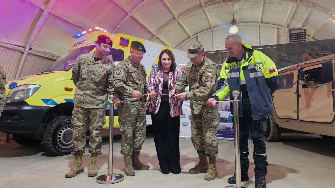 Servicio de Salud Magallanes entrega móvil SAMU al Ejército en Punta Arenas