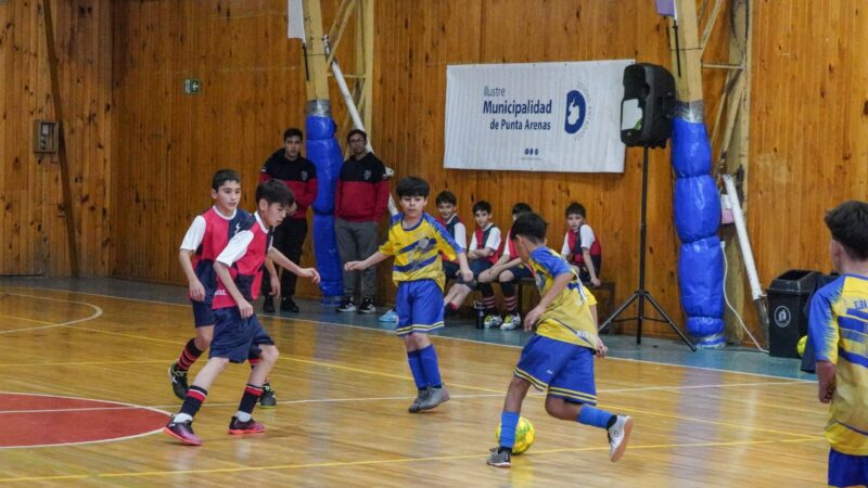 Instituto Don Bosco representará a Punta Arenas en nacional escolar de Futsal